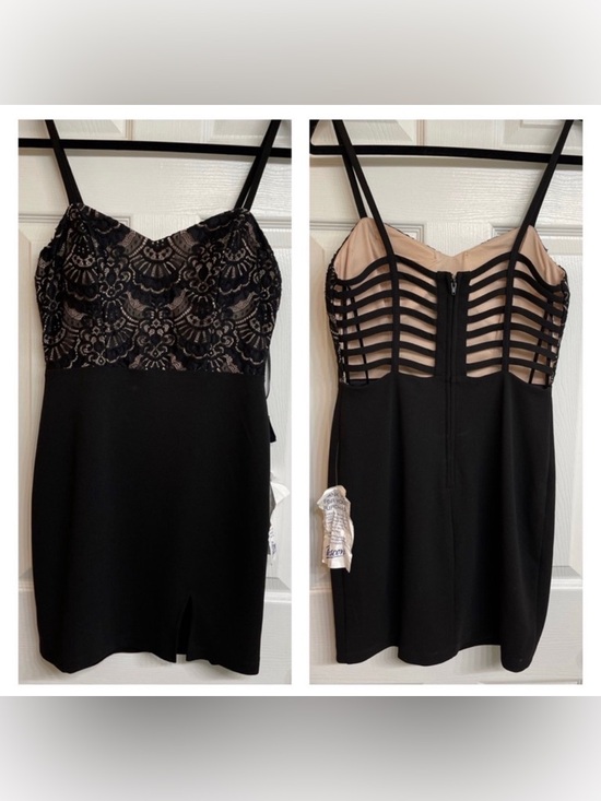 City Triangles Dresses & Skirts - Open Back Detailed Lacy Slit Dress
